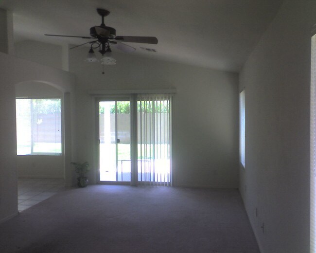 Building Photo - 7883 W Sacramento Hill Dr