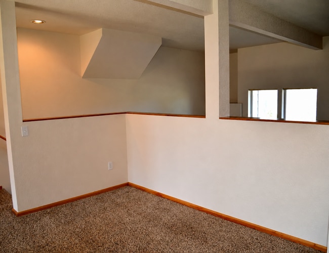 Building Photo - Comfort & Convenience: Spacious 3-bedroom, 2.5 bath Townhome