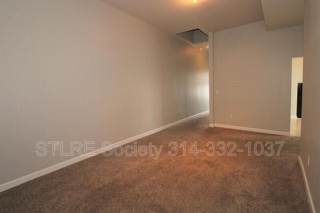 Building Photo - 7401 S. Broadway #C