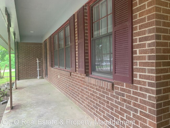Building Photo - 3 br, 2 bath House - 907 Twin Oaks