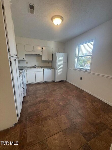 Foto del edificio - 1001 Kiser Blvd