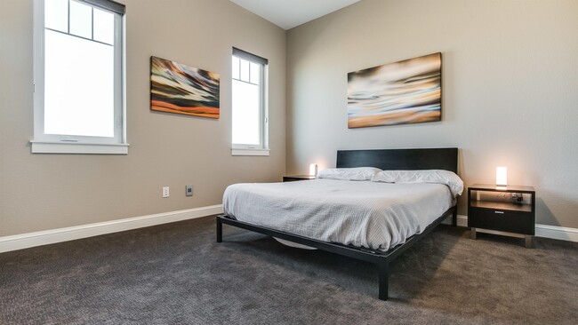 Building Photo - 9510 Orion Way