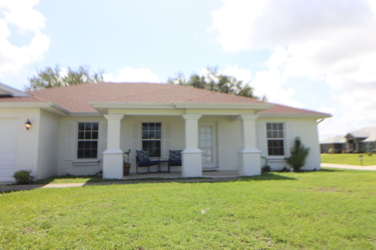Foto principal - Northwest 20th Place, Cape Coral, FL 33993...
