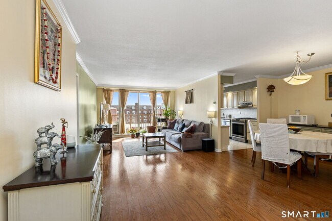 Foto del edificio - 65 Glenbrook Rd