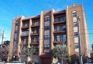Building Photo - 9249 John F. Kennedy Blvd