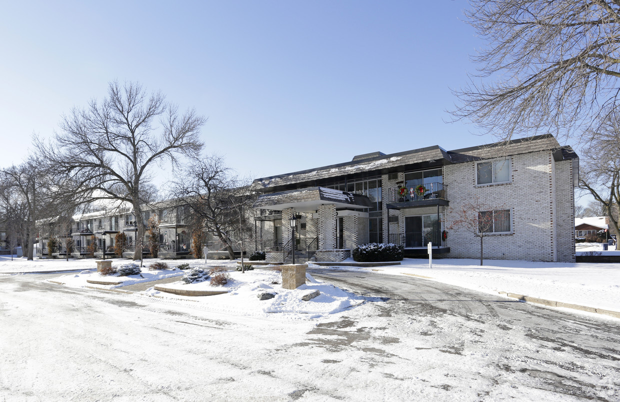 Primary Photo - 10000 Nicollet