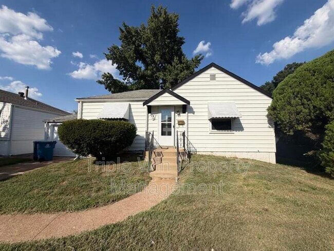 Foto del edificio - 7417 Pleaseway Dr