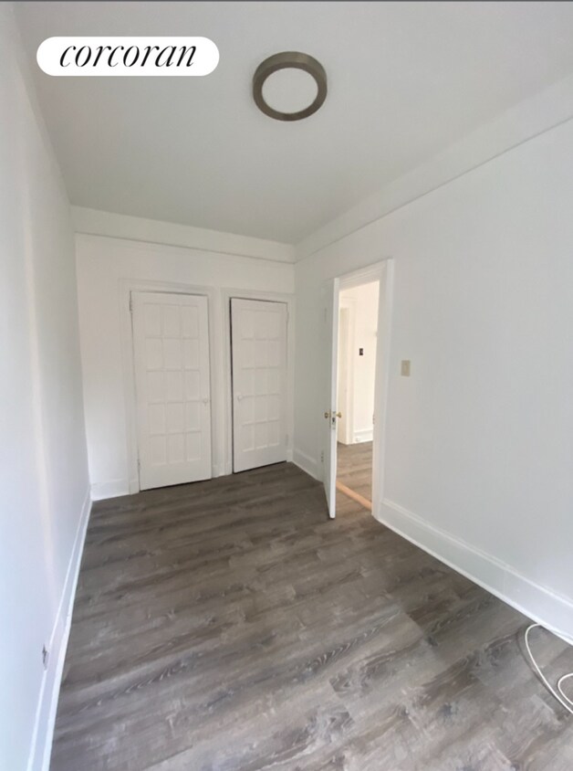 Foto del edificio - 251 E 45th St