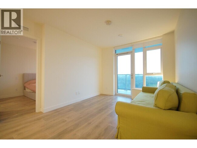 Photo du bâtiment - 318 Alderson Ave