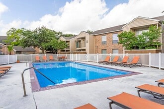 Building Photo - Riverstone