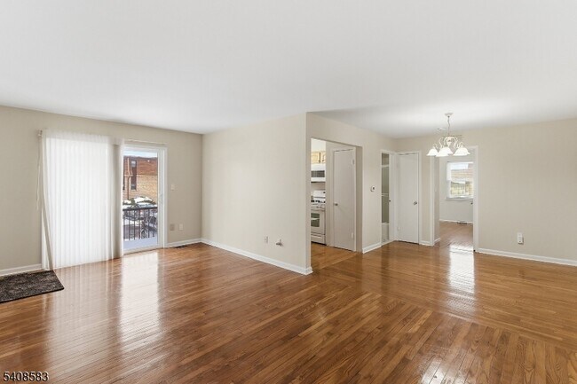 Building Photo - 1201 Normandy Ct