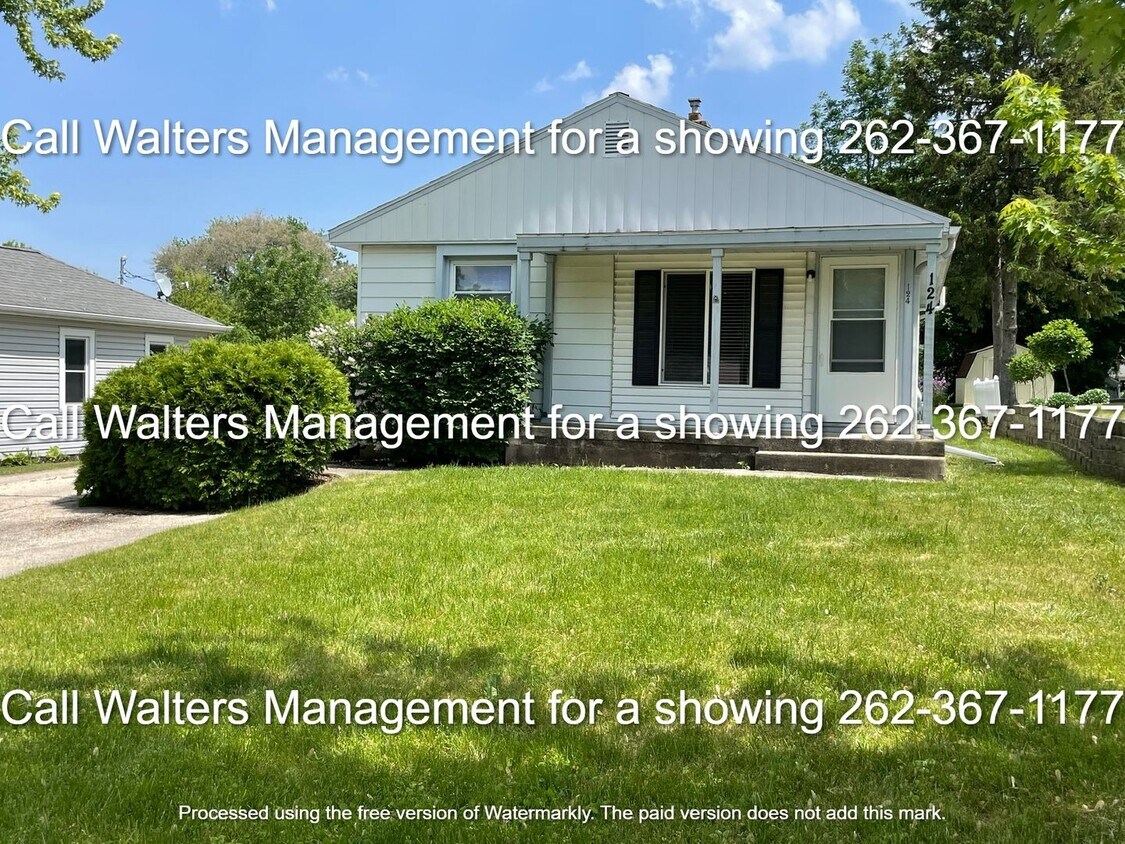 Primary Photo - Pewaukee 3 Bedroom 1 Bath Home for Rent