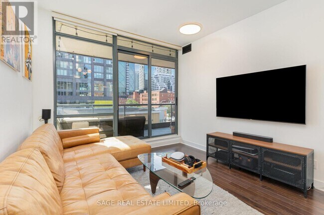 Photo du bâtiment - 438-438 King St W