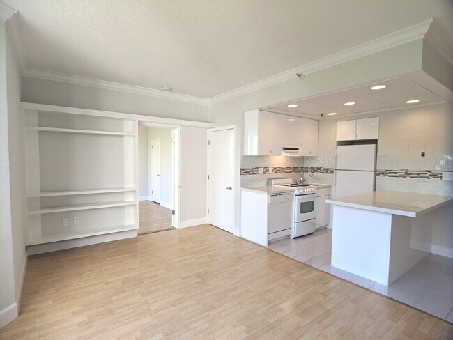 Building Photo - 201 Harrison St