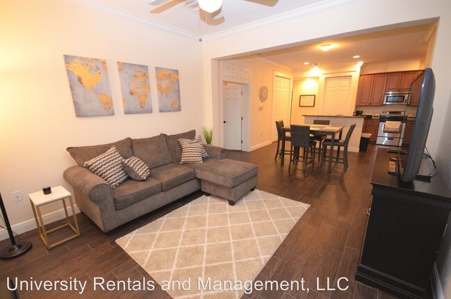 Foto del edificio - 2 br, 2 bath House - 423 NE 2nd ave