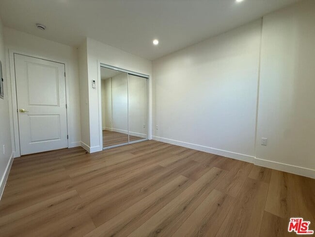 Foto del edificio - 19055 Gledhill St