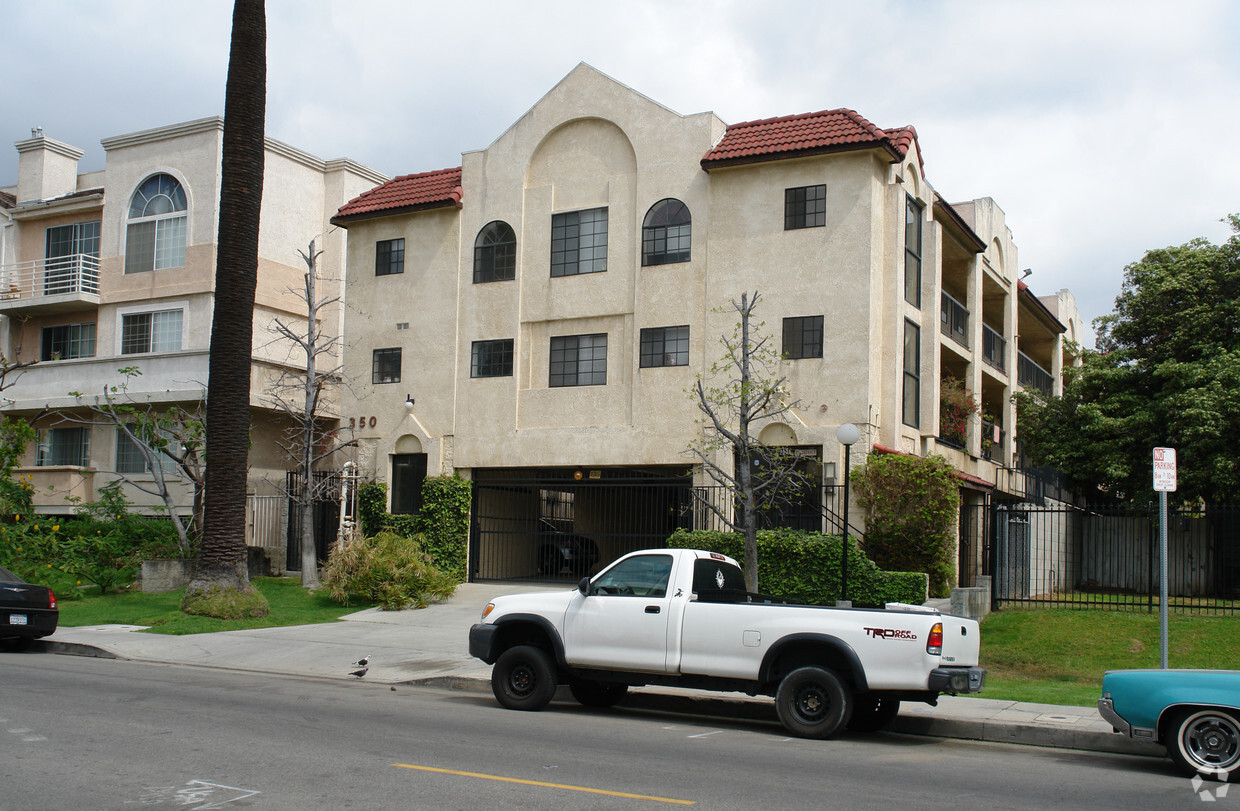 Building Photo - 350 S Harvard Blvd