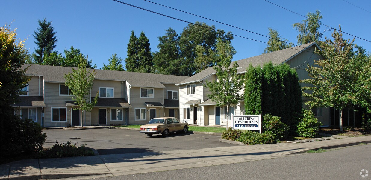 Primary Photo - 44 Hillcrest Dr