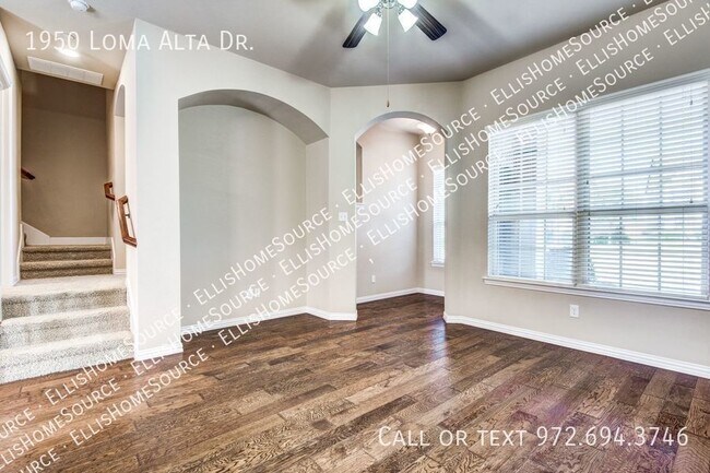 Building Photo - Top Notch Valley Ranch Townhome!