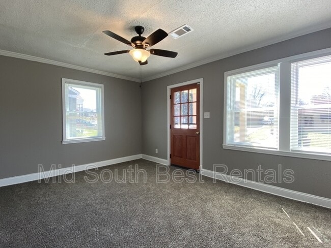 Building Photo - 1332 Chadwick Cir