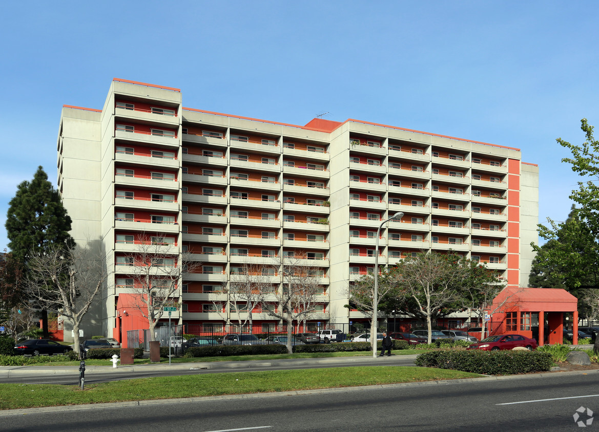 Primary Photo - Flower Park Plaza Apartments