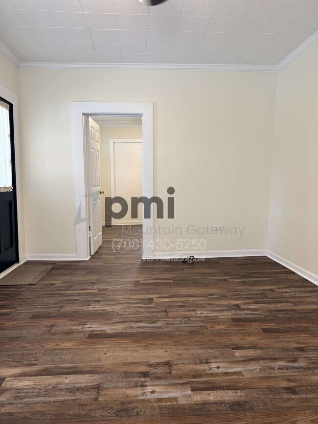 Foto del edificio - 319 Oak Ave