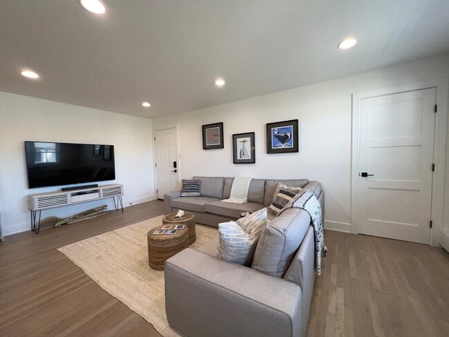 Building Photo - 12 Wharfside Dr