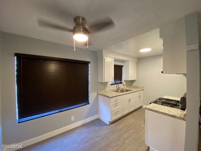 Foto del edificio - 12022 Birch Ave