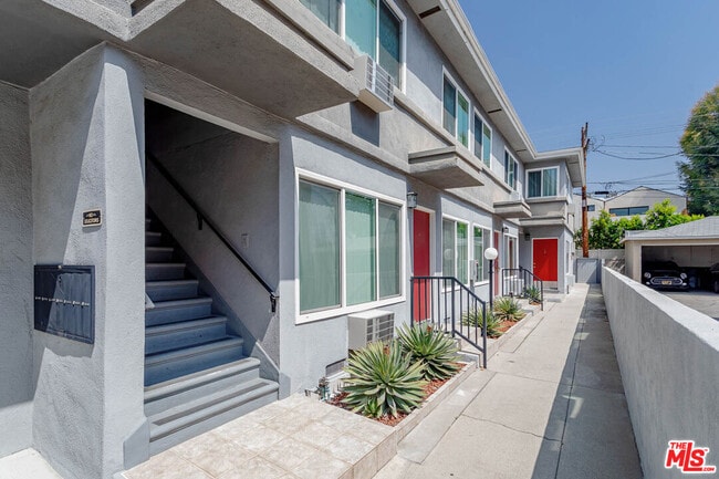 Building Photo - 11749 Riverside Dr
