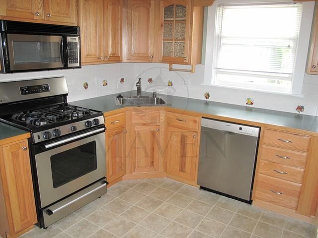 Primary Photo - 119 Windsor Rd