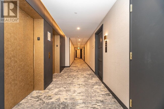 Building Photo - 93 Arthur St S