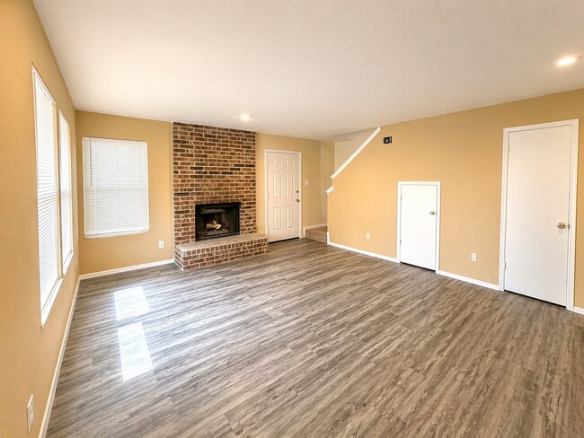 Foto del edificio - NEW IN MANAGEMENT - AVAILABLE NOW; APPLY TODAY ON OUR WEBSITE!!!