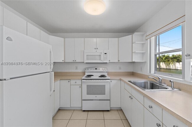 Building Photo - 5207 SW 91st Terrace