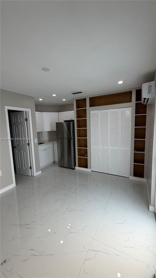 Building Photo - 11031 SW 3rd St