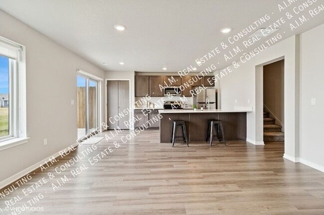 Building Photo - 1100 Edgeland St SW
