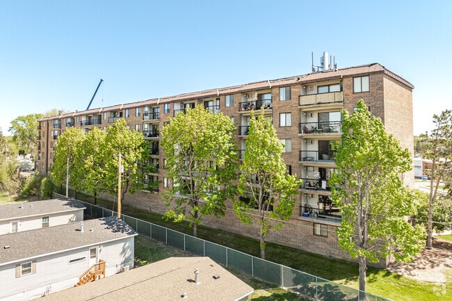 Building Photo - Kenzington Condominiums