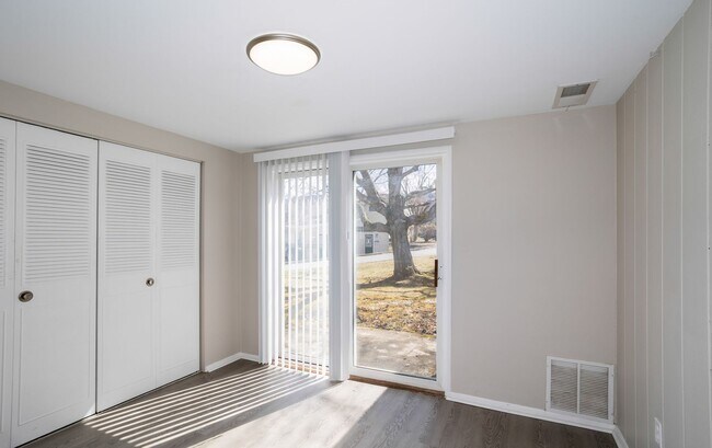 Foto del interior - Cedar Village Apartments and Townhomes