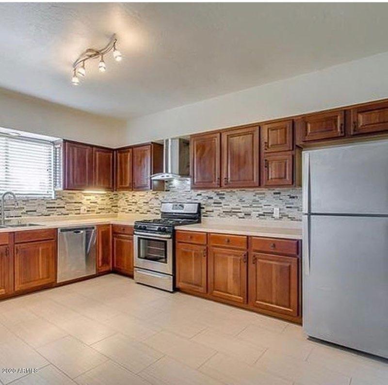 Primary Photo - 1111 E Turney Ave