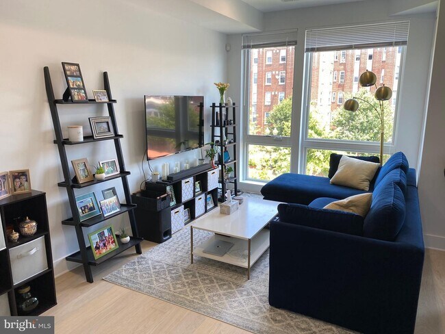 Foto del edificio - 4016 Georgia Ave NW