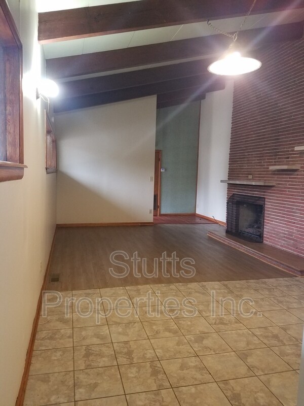 668 Simpson St Unit 2, Florence, AL 35630 Condo for Rent in Florence