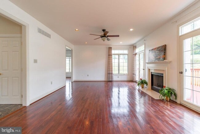 Building Photo - 17 Landon Way