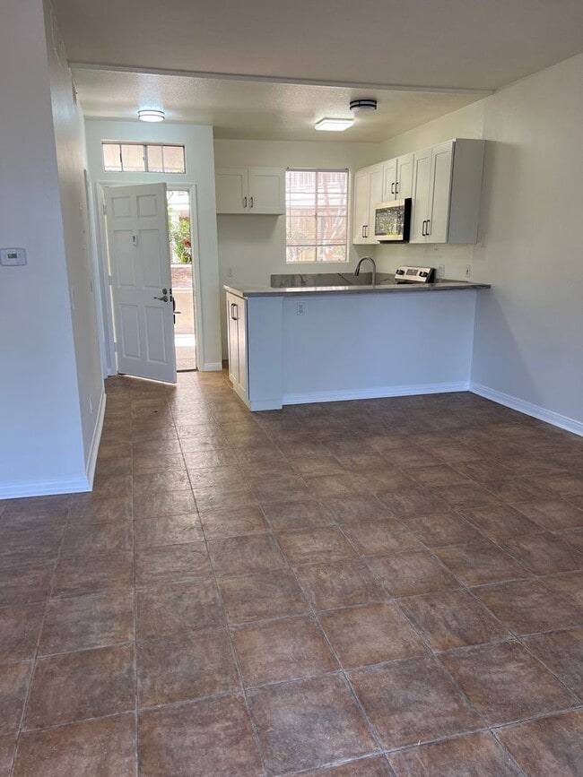 Building Photo - Spacious studio in the Seabridge Gated Com...