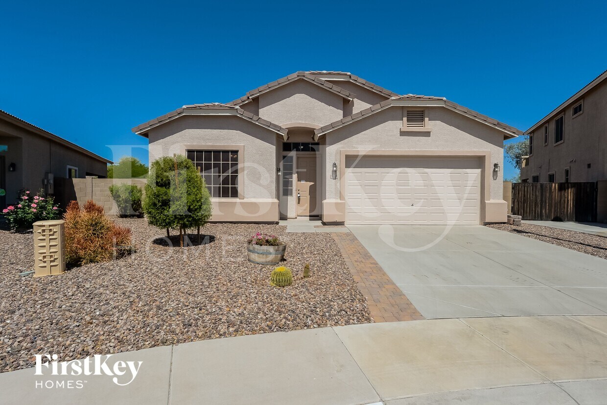 Foto principal - 32626 N Cat Hills Ave