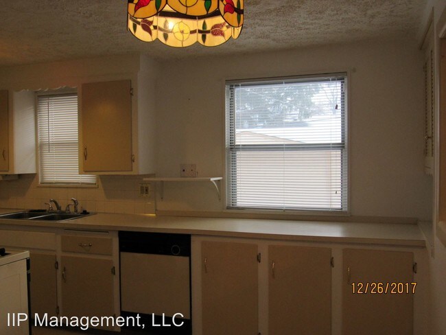 Foto del edificio - 3818 Sherwood Rd
