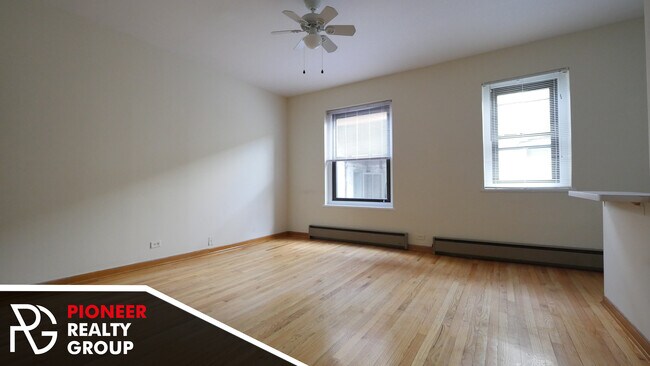 Foto del edificio - 634 W Barry Ave