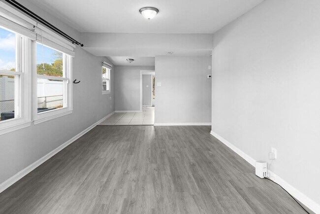 Foto del edificio - 3 Bed 1 Bath Home for Rent in Chesapeake