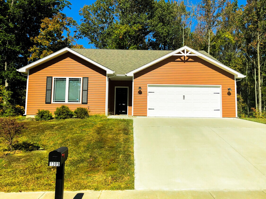 Primary Photo - 1309 Black Diamond Dr