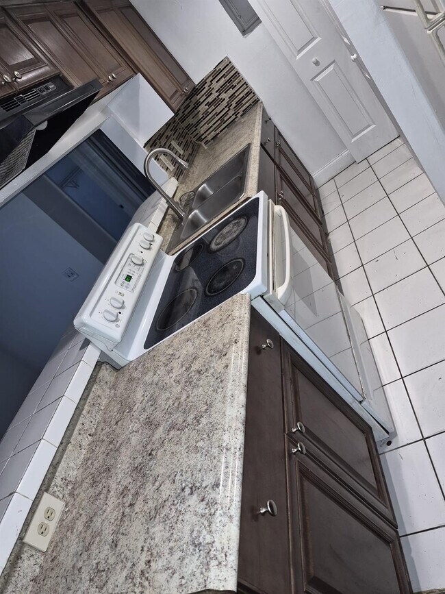 Foto del edificio - 4455 Treehouse Ln
