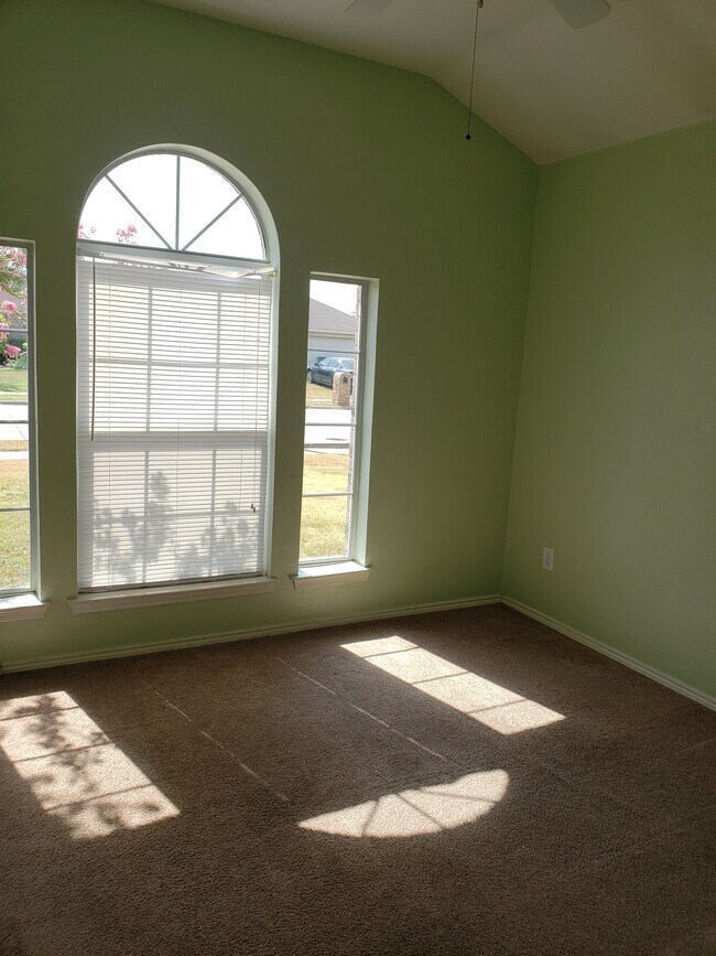 Building Photo - 113 Tranquillity Ln