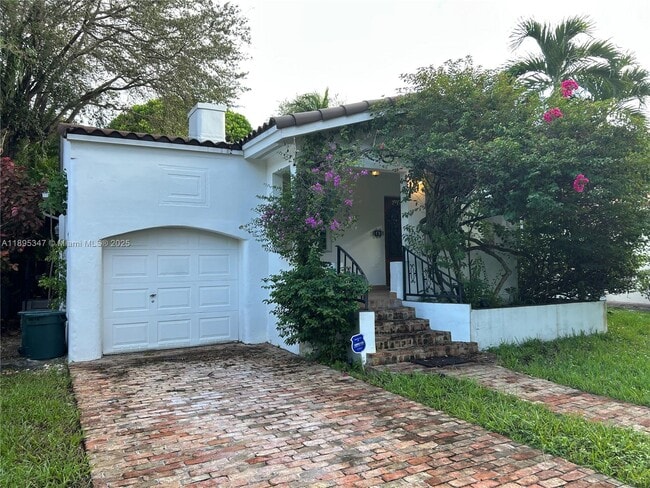 Foto del edificio - 641 Zamora Ave